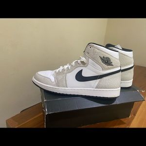 Air Jordan 1 retro….. great condition…. Size 13